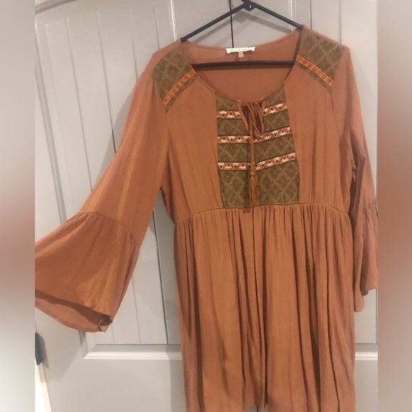 Ladies Bow & Arrow Dress Large with Aztec embroidery - Picture 1 of 7